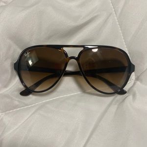 Ray-Ban Cats 5000 Classic Sunglasses